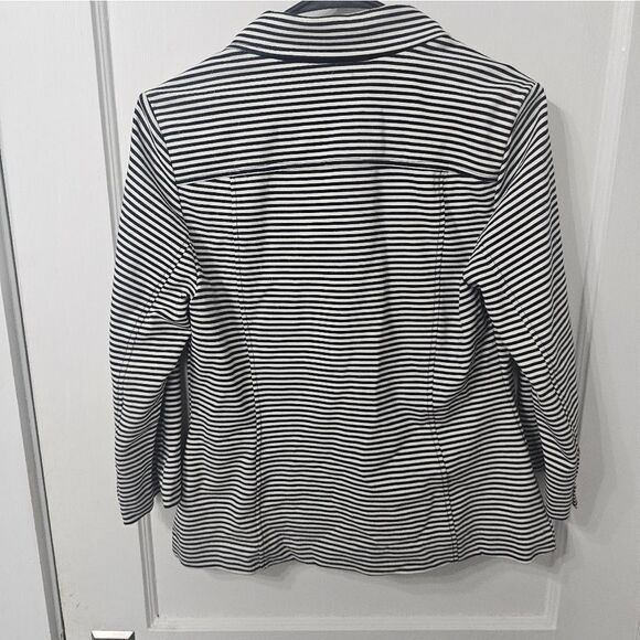 CAbi nautical blazer sz small. In great condition - Picture 5 of 7